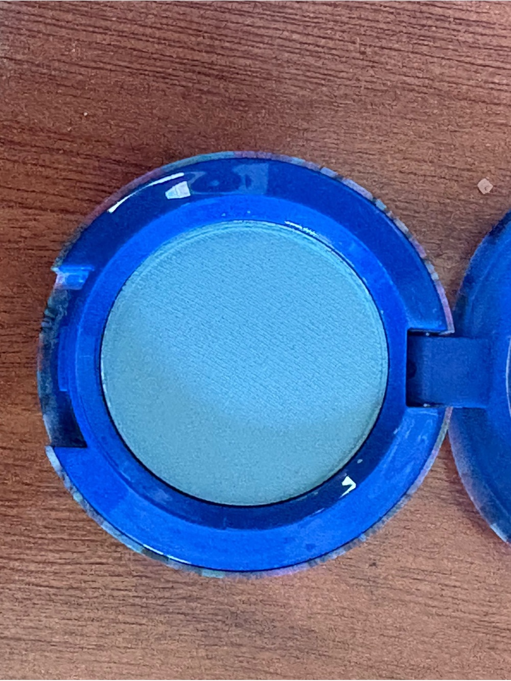 MAC Cosmetics Pale Pipa Eyeshadow - Bright Blue - PALE PIPA - Picture 2 of 3